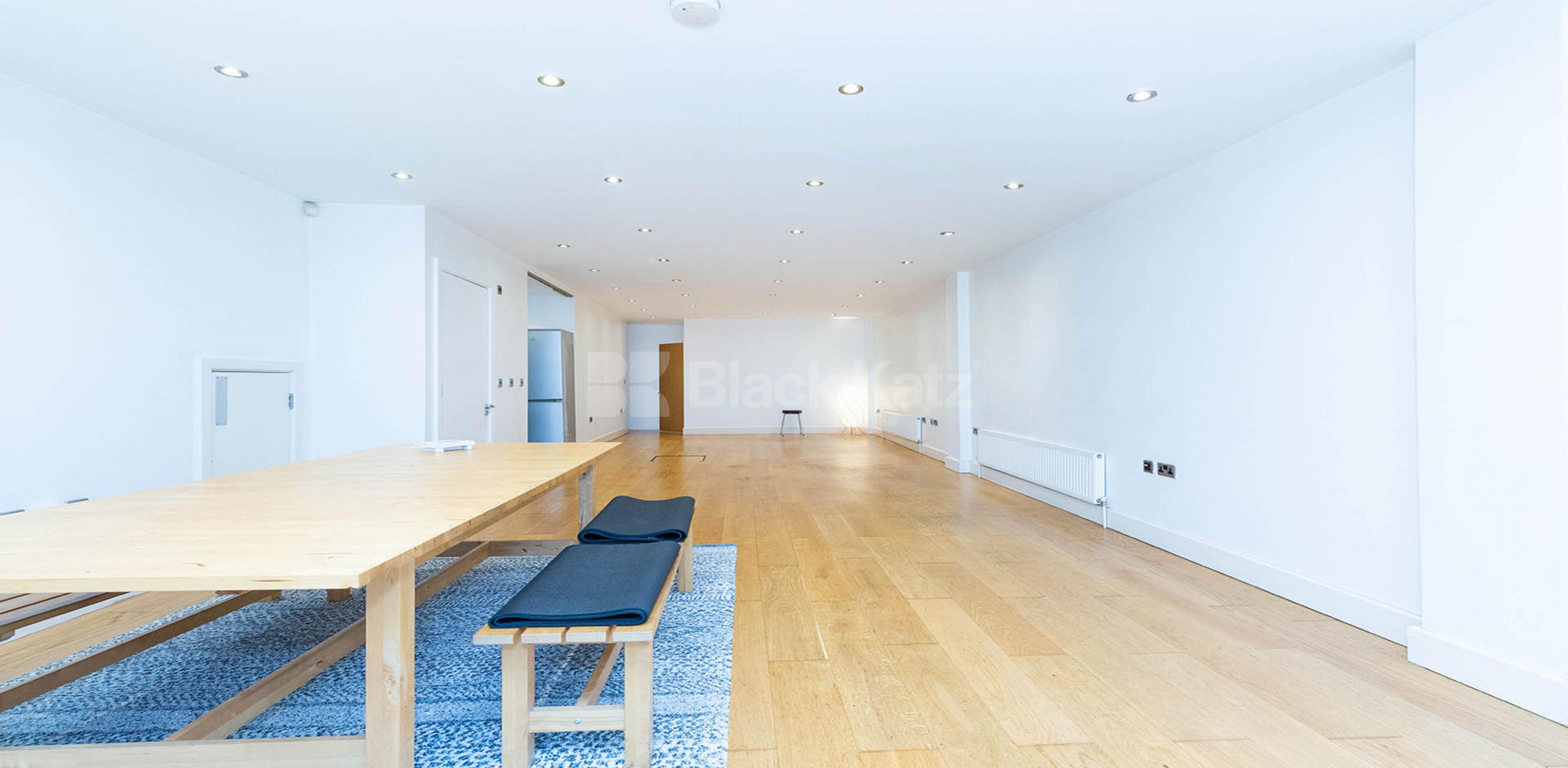 			2 Bedroom, 1 bath, 1 reception Apartment			 Bethnal Green Road, BETHNAL GREEN /HACKNEY E2